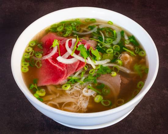 #16 Steak, Flank, and Tripe (Pho Tai, Nam Sach)(生牛肉, 牛腩, 牛柏葉河粉)